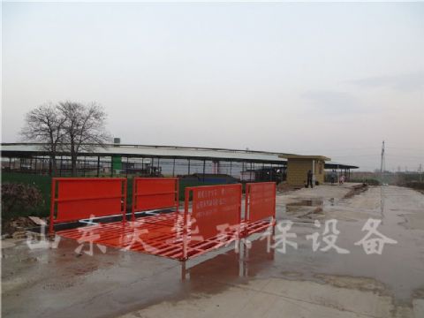 點(diǎn)擊查看詳細(xì)信息<br>標(biāo)題：中鐵建3.7*5標(biāo)準(zhǔn)洗車機(jī)案例 閱讀次數(shù)：2634